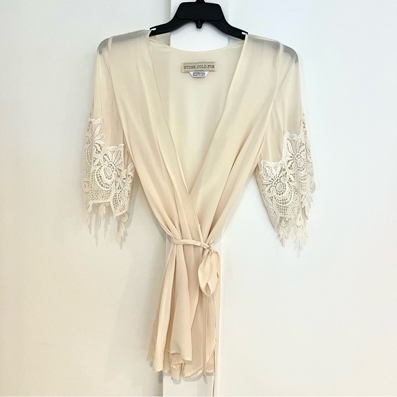 Stone Cold Fox Silk Robe - Picture 5 of 8